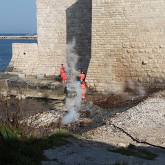 Trani, donna precipita dal muraglione del Castello Svevo
