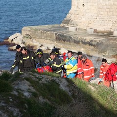 Trani, donna precipita dal muraglione del Castello Svevo