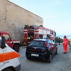 Trani, donna precipita dal muraglione del Castello Svevo