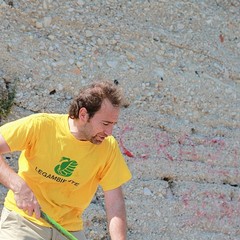 Operazione spiagge pulite a Trani