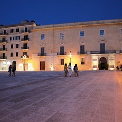 Trani, bella di notte