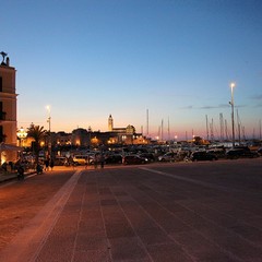 Trani, bella di notte