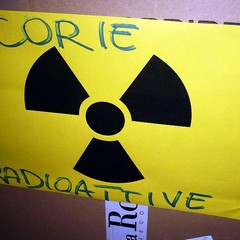 Scorie radioattive simboliche a Trani