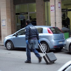 Allarme pacco bomba a Trani