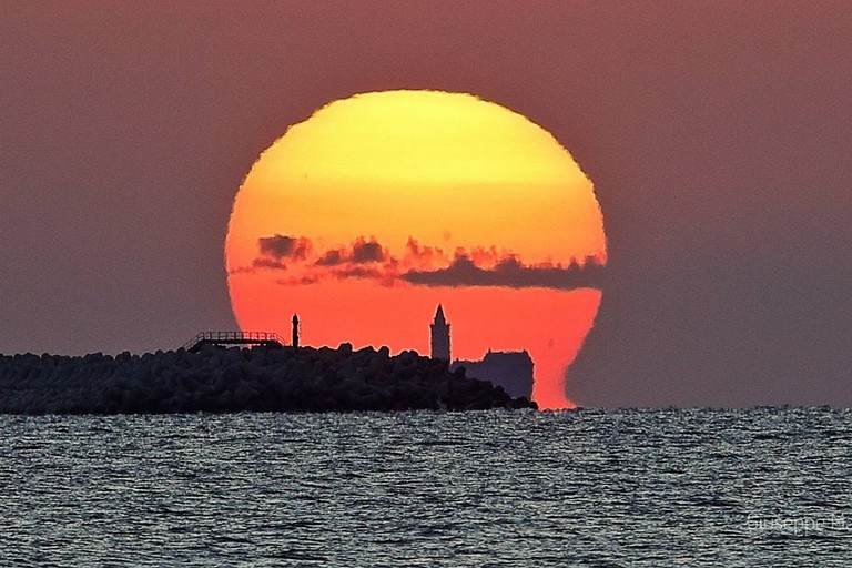 Trani | Tramonto da .. Giovinazzo. <span>Foto Giuseppe Matera </span>