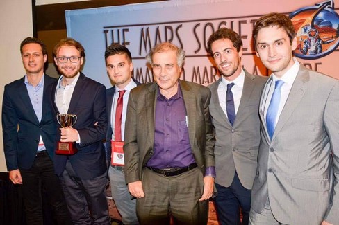 Il gruppo degli studenti italiani premiati