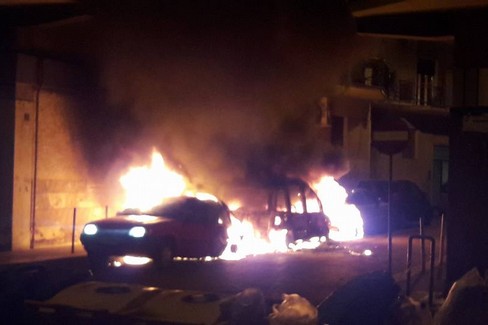 Auto in fiamme in via San Gervasio