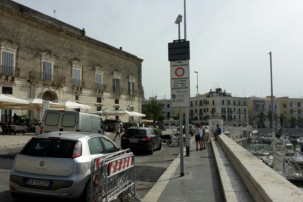 Varchi elettronici via Statuti Marittimi, porto di Trani