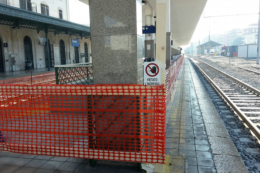 Lavori della pavimentazione in stazione