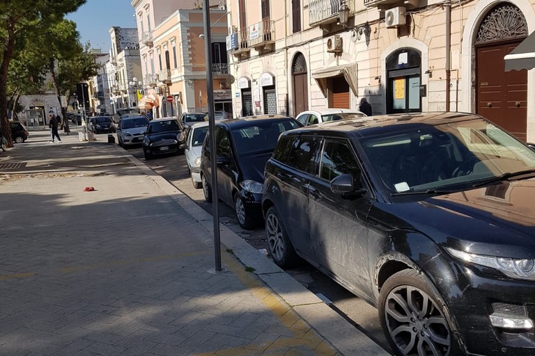 Traffico e parcheggi selvaggi