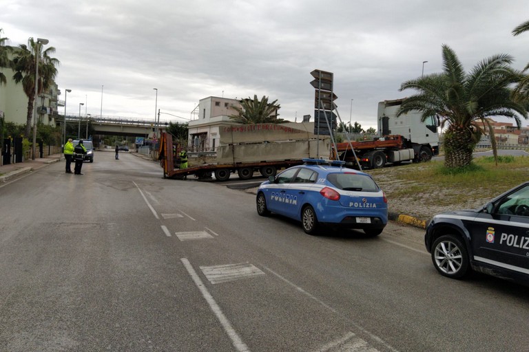 Camion incastrato