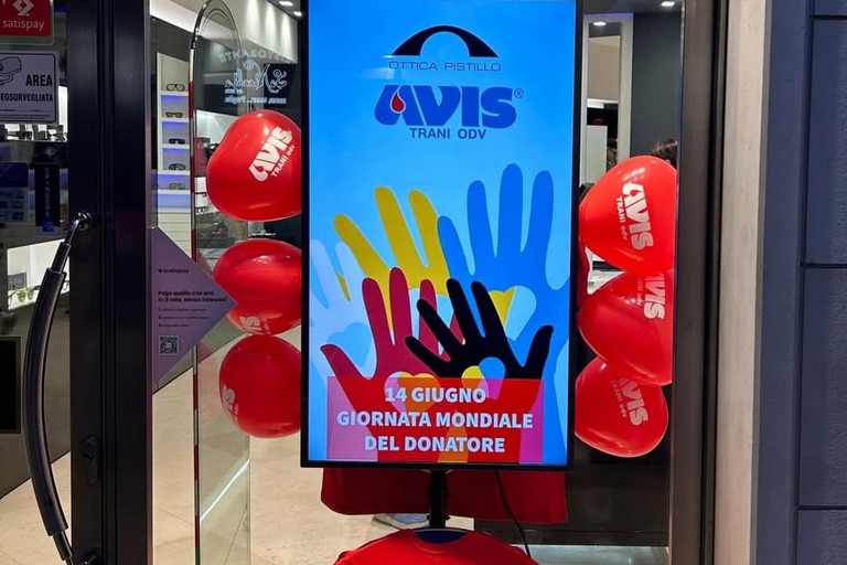 Avis Vetrine in Rosso