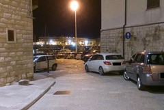 Piazza Sacra Regia Udienza continua ad essere un parcheggio