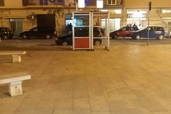 Piazza Indipendenza, cabine telefoniche o bagni pubblici?