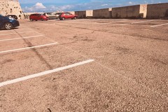 Parcheggi al porto di Trani, tracciati i nuovi stalli in Largo Pastore