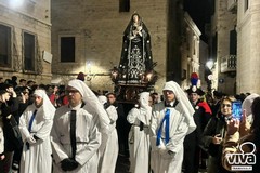 Trani si accende di fede: il ritorno dell’Addolorata verso la Pasqua
