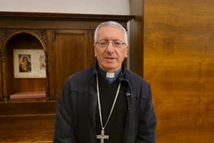 Trani in preghiera: mons.D'Ascenzo ed il primo saluto a Papa Leone XIV