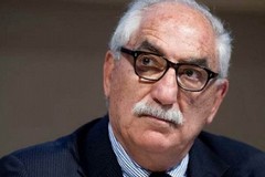 Armando Spataro presenta "Loro dicono, noi diciamo" a Palazzo delle Arti Beltrani a Trani