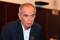 La Sala Giunta di Trani intitolata all'ex Sindaco Carlo Avantario: esempio di "Servizio e Integrità"