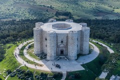 L'associazione Lacarvella promuove Land Art Puglia, concorso per la realizzazione di un parco scultoreo