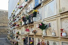 Settimana dei defunti a Trani: gli orari di apertura del Civico Cimitero dal 30 ottobre al 2 novembre