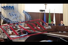 Consiglio Comunale di Trani | TARI, approvate le nuove tariffe: stangata da 11,6 mln., il 71% del peso sulle spalle delle famiglie con un aumento medio del 4,79% rispetto al 2025
