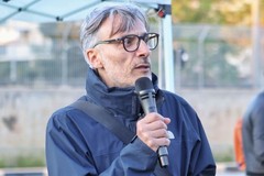Marco Galiano tra la gente: “Non fuggiamo dai problemi, uniamo i puntini per costruire il futuro”