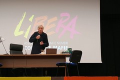 Don Ciotti a Trani: "L'omertà uccide la speranza e la verità"