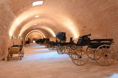 Da Palazzo Telesio al Castello di Copertino, esposte le 29 carrozze provenienti da Trani