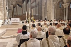 Solenne Messa Crismale a Trani. LE FOTO