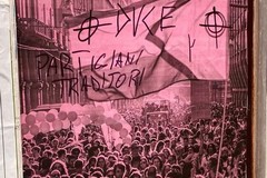 Imbrattati i manifesti antifascisti affissi a Trani con scritte nostalgiche del regime
