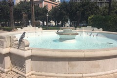 Ripulite le fontane di piazza della Repubblica a Trani
