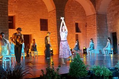 Tutta la grazia della danza nel galà finale dell'International Holidance Camp nel Castello di Trani