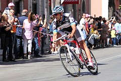 Giro d’Italia, a Trani volano gli australiani