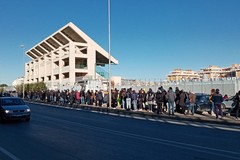 Open day all'hub di Trani, centinaia i cittadini in coda per essere vaccinati
