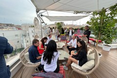 La famiglia reale del Bahrein, in visita a Trani, sceglie il rooftop di Ognissanti per un aperitivo pugliese
