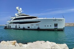 Dal  Bahrain a Trani: è arrivato Serenity, lo yacht reale di 42 metri