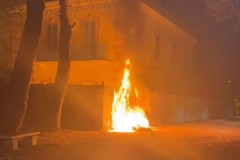 Ancora niente pace per Villa Bini: un altro incendio nella notte