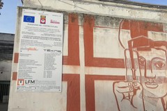 Abbattuto l'affresco simbolo dell'ex ospedale di Trani: in frantumi un pezzo della nostra storia