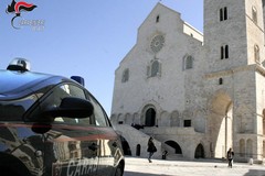 Tenta in pieno giorno di rubare una macchina parcheggiata in piazza Re Manfredi, arrestato dai Carabinieri un giovane cerignolano