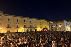 Shut up and dance, bagno di folla per l'evento in piazza Quercia
