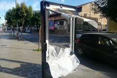 Danneggiati altri due pannelli pubblicitari in corso Imbriani