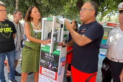Cuore Nostro, inaugurata la prima postazione con defibrillatore in piazza della Repubblica