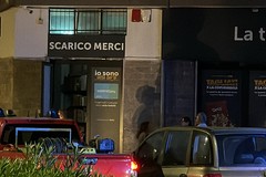 Allarme incendio in via Pozzopiano: messa in sicurezza l'area intorno ad un supermercato