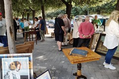 Tra passato e presente: il mercato di antiquariato della domenica