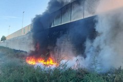 Incendio di rifiuti in via Andria, intervengono i Vigili del Fuoco