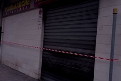 Incendio in un'autosalone in via Superga: un guasto tecnico a una vettura, nessun danno a persone ma tanto spavento