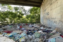 Dormitorio per senzatetto e discarica a cielo aperto:  preoccupante  disagio in via Verdi