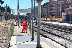 Tragedia alla stazione di Trani: uomo muore investito da un treno