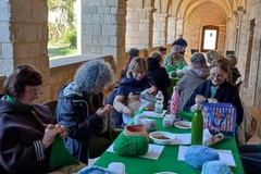 "Follette per un giorno": gomitoli e solidarietà nello Chalet della Villa Comunale di  Trani domenica 19
